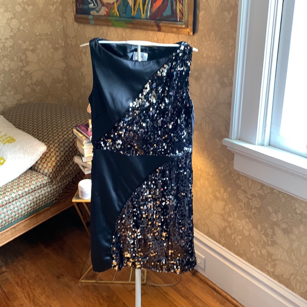 Milly abstract sequin mini dress. Worn once280 retail‎